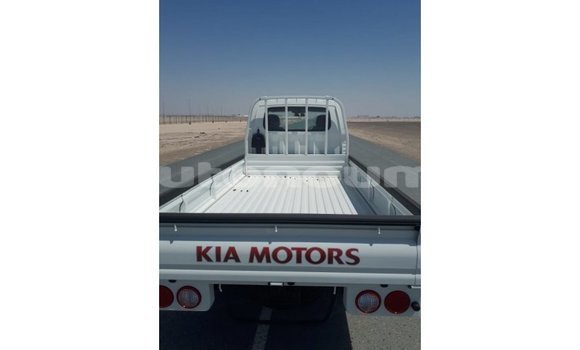 Buy Import Kia Carens White Car in Import - Dubai in Iles Buy Import Kia Carens White Car in Import - Dubai in Iles
