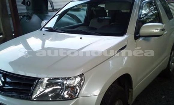 Buy Used Suzuki Vitara White Car in Noumea in Sud