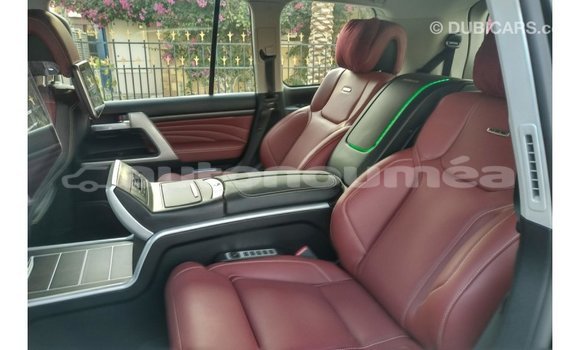 Acheter Import Voiture Toyota Land Cruiser Noir à Import - Dubai, Iles Acheter Import Voiture Toyota Land Cruiser Noir à Import - Dubai, Iles