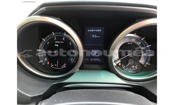 Acheter Import Voiture Toyota Land Cruiser Noir à Import - Dubai, Iles Acheter Import Voiture Toyota Land Cruiser Noir à Import - Dubai, Iles