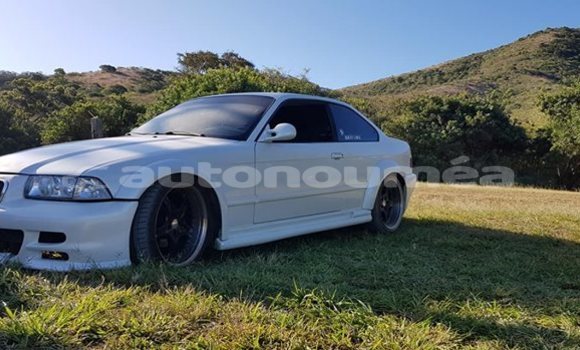 Buy Import BMW 3Series White Car in Noumea in Sud