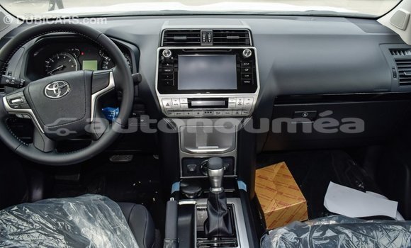 Acheter Import Voiture Toyota Prado Noir à Import - Dubai, Iles Acheter Import Voiture Toyota Prado Noir à Import - Dubai, Iles