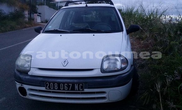 Buy Used Renault Clio Other Car in Koumac in Nord