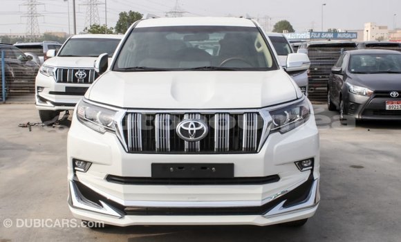 Acheter Import Voiture Toyota Prado Blanc à Import - Dubai, Iles Acheter Import Voiture Toyota Prado Blanc à Import - Dubai, Iles