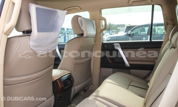 Acheter Import Voiture Toyota Prado Blanc à Import - Dubai, Iles Acheter Import Voiture Toyota Prado Blanc à Import - Dubai, Iles