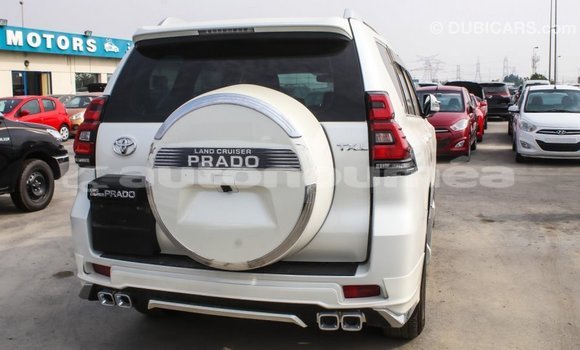 Acheter Import Voiture Toyota Prado Blanc à Import - Dubai, Iles Acheter Import Voiture Toyota Prado Blanc à Import - Dubai, Iles