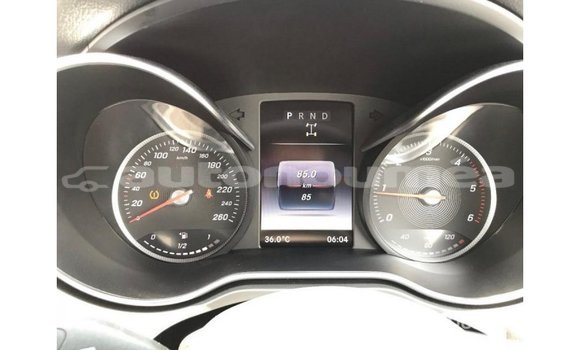 Acheter Import Voiture Mercedes-Benz 250 Bleu à Import - Dubai, Iles Acheter Import Voiture Mercedes-Benz 250 Bleu à Import - Dubai, Iles