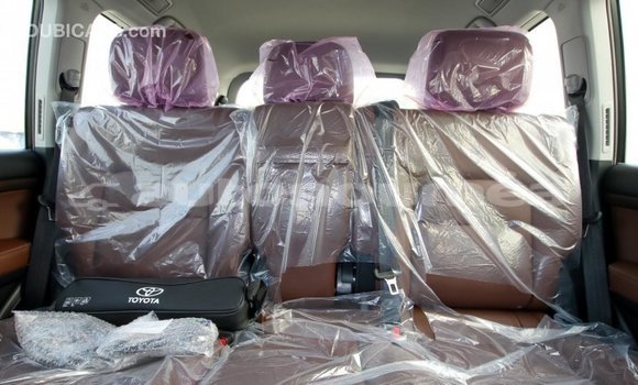 Acheter Import Voiture Toyota Land Cruiser Noir à Import - Dubai, Iles Acheter Import Voiture Toyota Land Cruiser Noir à Import - Dubai, Iles