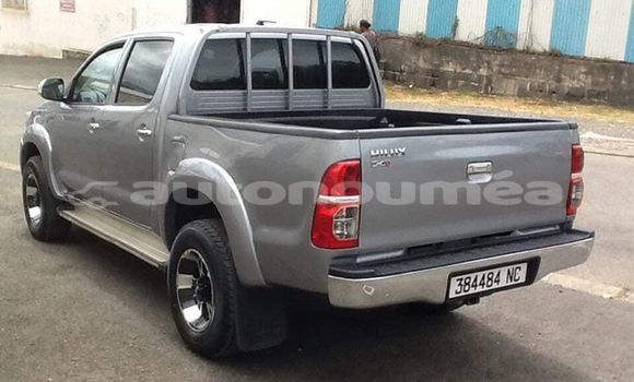Buy Used Toyota Hilux Silver Car in Noumea in Sud Buy Used Toyota Hilux Silver Car in Noumea in Sud
