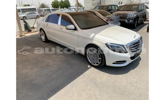 Acheter Import Voiture Mercedes-Benz 190 Blanc à Import - Dubai, Iles Acheter Import Voiture Mercedes-Benz 190 Blanc à Import - Dubai, Iles