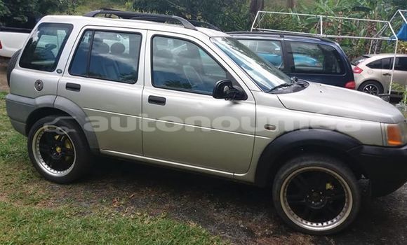 Buy Used Land Rover Freelander Silver Car in Paita in Sud