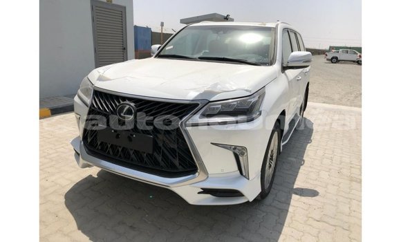 Acheter Import Voiture Lexus LX Blanc à Import - Dubai, Iles Acheter Import Voiture Lexus LX Blanc à Import - Dubai, Iles
