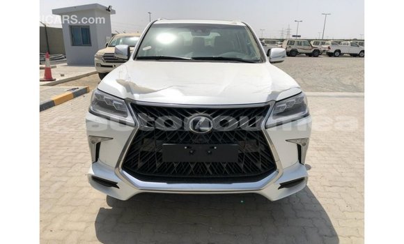 Acheter Import Voiture Lexus LX Blanc à Import - Dubai, Iles Acheter Import Voiture Lexus LX Blanc à Import - Dubai, Iles