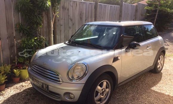 Buy Used MINI Cooper Silver Car in Noumea in Sud