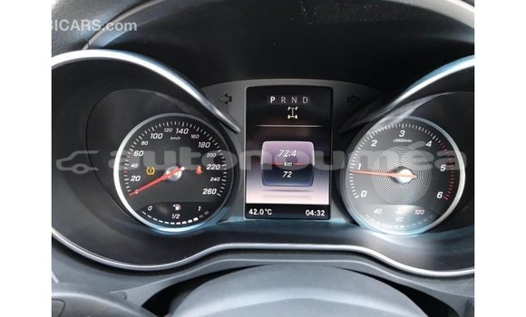 Acheter Import Voiture Mercedes-Benz 250 Rouge à Import - Dubai, Iles Acheter Import Voiture Mercedes-Benz 250 Rouge à Import - Dubai, Iles