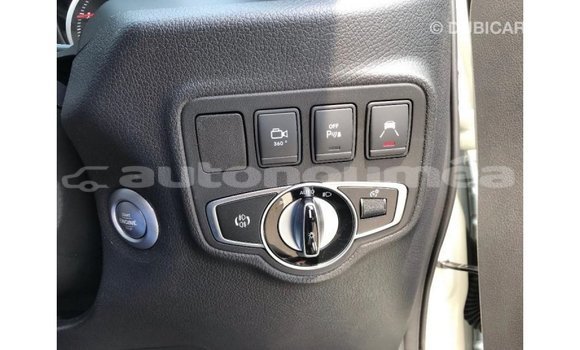 Acheter Import Voiture Mercedes-Benz 250 Blanc à Import - Dubai, Iles Acheter Import Voiture Mercedes-Benz 250 Blanc à Import - Dubai, Iles