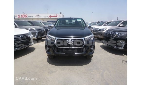 Acheter Import Voiture Toyota Hilux Noir à Import - Dubai, Iles Acheter Import Voiture Toyota Hilux Noir à Import - Dubai, Iles