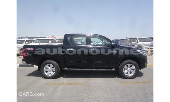 Acheter Import Voiture Toyota Hilux Noir à Import - Dubai, Iles Acheter Import Voiture Toyota Hilux Noir à Import - Dubai, Iles