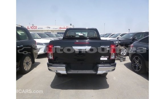 Acheter Import Voiture Toyota Hilux Noir à Import - Dubai, Iles Acheter Import Voiture Toyota Hilux Noir à Import - Dubai, Iles