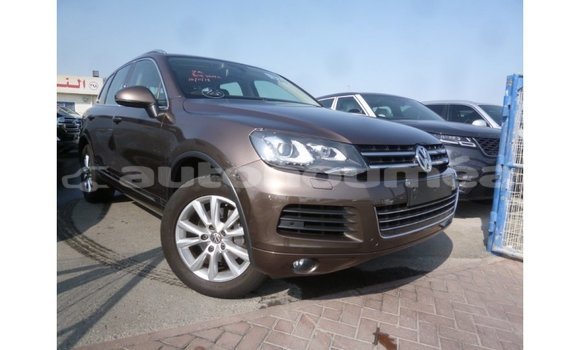 Acheter Import Voiture Volkswagen Touareg Marron à Import - Dubai, Iles Acheter Import Voiture Volkswagen Touareg Marron à Import - Dubai, Iles