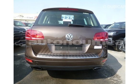 Acheter Import Voiture Volkswagen Touareg Marron à Import - Dubai, Iles Acheter Import Voiture Volkswagen Touareg Marron à Import - Dubai, Iles