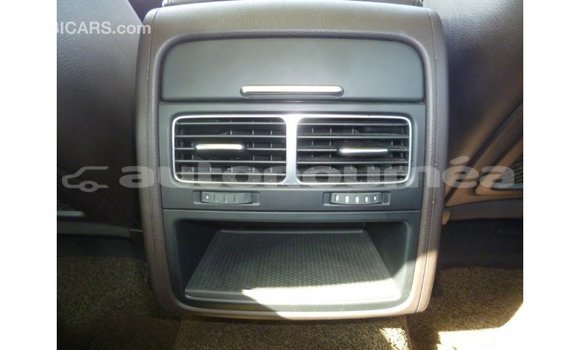 Acheter Import Voiture Volkswagen Touareg Marron à Import - Dubai, Iles Acheter Import Voiture Volkswagen Touareg Marron à Import - Dubai, Iles