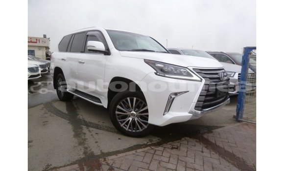 Acheter Import Voiture Lexus LX Blanc à Import - Dubai, Iles Acheter Import Voiture Lexus LX Blanc à Import - Dubai, Iles