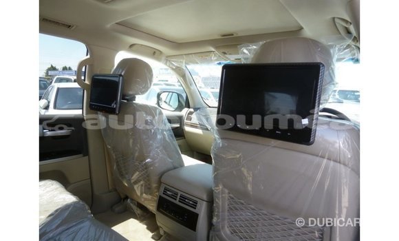 Buy Import Toyota Land Cruiser White Car in Import - Dubai in Iles Buy Import Toyota Land Cruiser White Car in Import - Dubai in Iles