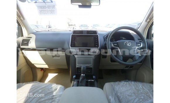 Acheter Import Voiture Toyota Prado Noir à Import - Dubai, Iles Acheter Import Voiture Toyota Prado Noir à Import - Dubai, Iles