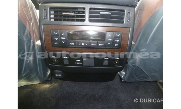 Acheter Import Voiture Toyota Land Cruiser Marron à Import - Dubai, Iles Acheter Import Voiture Toyota Land Cruiser Marron à Import - Dubai, Iles