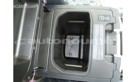 Acheter Import Voiture Toyota Land Cruiser Noir à Import - Dubai, Iles Acheter Import Voiture Toyota Land Cruiser Noir à Import - Dubai, Iles