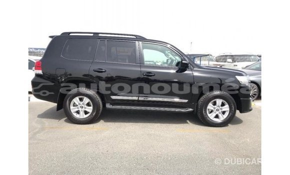 Buy Import Toyota Land Cruiser Black Car in Import - Dubai in Iles Buy Import Toyota Land Cruiser Black Car in Import - Dubai in Iles