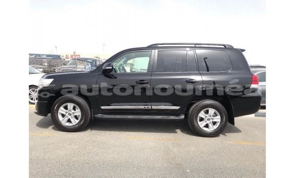 Buy Import Toyota Land Cruiser Black Car in Import - Dubai in Iles Buy Import Toyota Land Cruiser Black Car in Import - Dubai in Iles