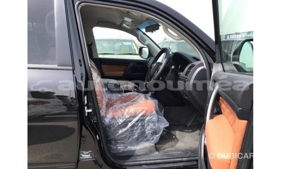 Buy Import Toyota Land Cruiser Black Car in Import - Dubai in Iles Buy Import Toyota Land Cruiser Black Car in Import - Dubai in Iles
