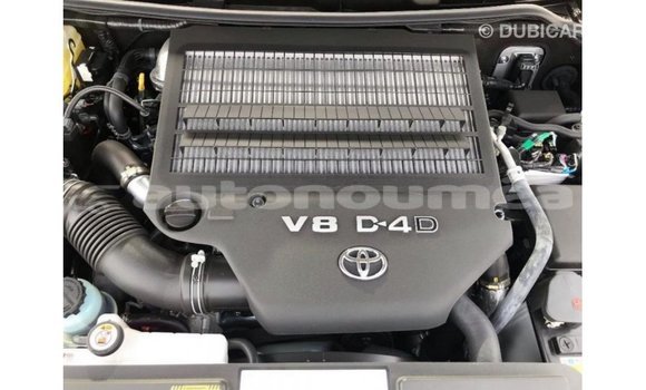 Buy Import Toyota Land Cruiser Black Car in Import - Dubai in Iles Buy Import Toyota Land Cruiser Black Car in Import - Dubai in Iles