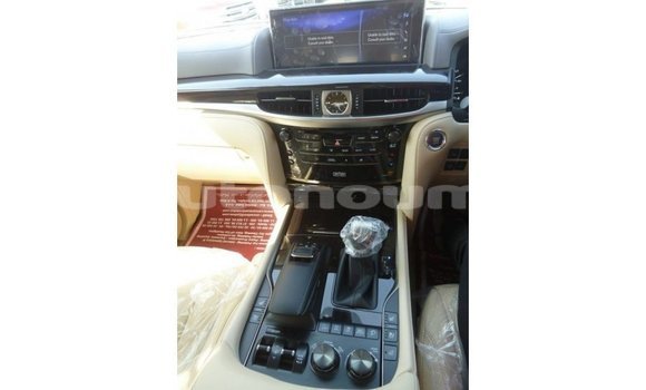 Acheter Import Voiture Lexus LX Noir à Import - Dubai, Iles Acheter Import Voiture Lexus LX Noir à Import - Dubai, Iles