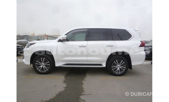 Acheter Import Voiture Lexus LX Blanc à Import - Dubai, Iles Acheter Import Voiture Lexus LX Blanc à Import - Dubai, Iles