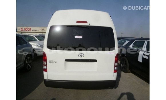 Acheter Import Voiture Toyota Hiace Blanc à Import - Dubai, Iles Acheter Import Voiture Toyota Hiace Blanc à Import - Dubai, Iles