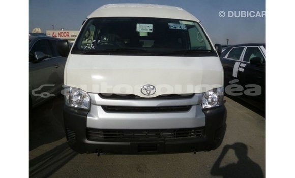 Acheter Import Voiture Toyota Hiace Blanc à Import - Dubai, Iles Acheter Import Voiture Toyota Hiace Blanc à Import - Dubai, Iles
