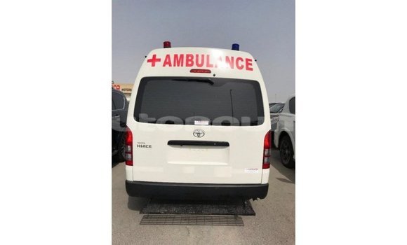 Acheter Import Voiture Toyota Hiace Blanc à Import - Dubai, Iles Acheter Import Voiture Toyota Hiace Blanc à Import - Dubai, Iles