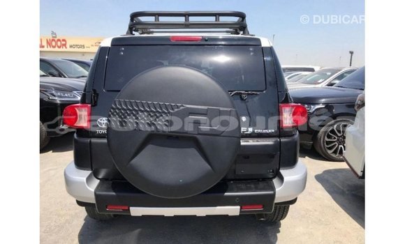 Acheter Import Voiture Toyota FJ Cruiser Noir à Import - Dubai, Iles Acheter Import Voiture Toyota FJ Cruiser Noir à Import - Dubai, Iles