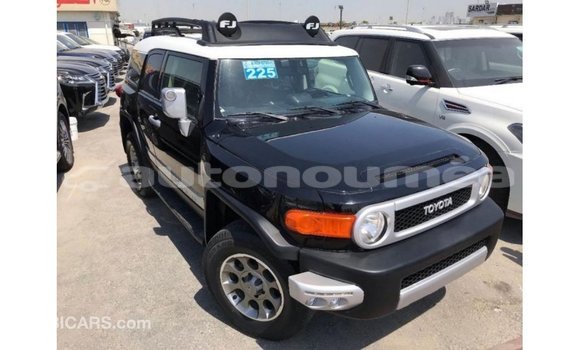 Acheter Import Voiture Toyota FJ Cruiser Noir à Import - Dubai, Iles Acheter Import Voiture Toyota FJ Cruiser Noir à Import - Dubai, Iles