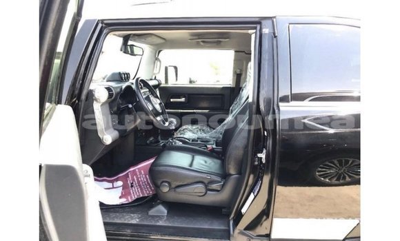 Acheter Import Voiture Toyota FJ Cruiser Noir à Import - Dubai, Iles Acheter Import Voiture Toyota FJ Cruiser Noir à Import - Dubai, Iles