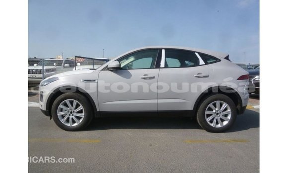 Acheter Import Voiture Jaguar E-Pace Blanc à Import - Dubai, Iles Acheter Import Voiture Jaguar E-Pace Blanc à Import - Dubai, Iles