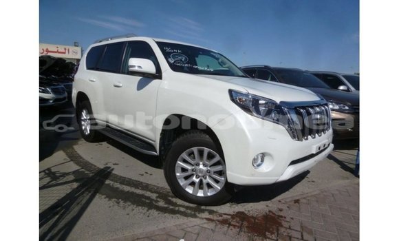 Acheter Import Voiture Toyota Prado Blanc à Import - Dubai, Iles Acheter Import Voiture Toyota Prado Blanc à Import - Dubai, Iles