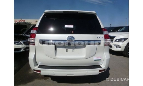 Acheter Import Voiture Toyota Prado Blanc à Import - Dubai, Iles Acheter Import Voiture Toyota Prado Blanc à Import - Dubai, Iles