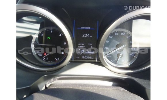 Acheter Import Voiture Toyota Prado Blanc à Import - Dubai, Iles Acheter Import Voiture Toyota Prado Blanc à Import - Dubai, Iles