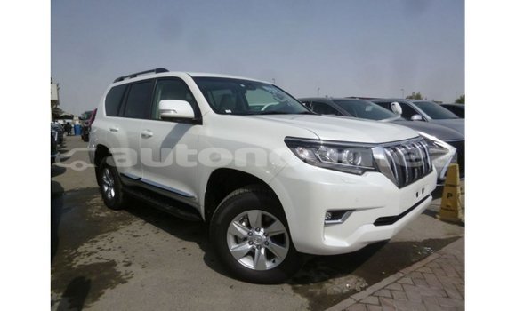 Acheter Import Voiture Toyota Prado Blanc à Import - Dubai, Iles Acheter Import Voiture Toyota Prado Blanc à Import - Dubai, Iles