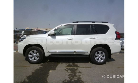 Acheter Import Voiture Toyota Prado Blanc à Import - Dubai, Iles Acheter Import Voiture Toyota Prado Blanc à Import - Dubai, Iles