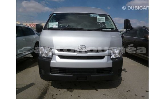 Acheter Import Voiture Toyota Hiace Autre à Import - Dubai, Iles Acheter Import Voiture Toyota Hiace Autre à Import - Dubai, Iles